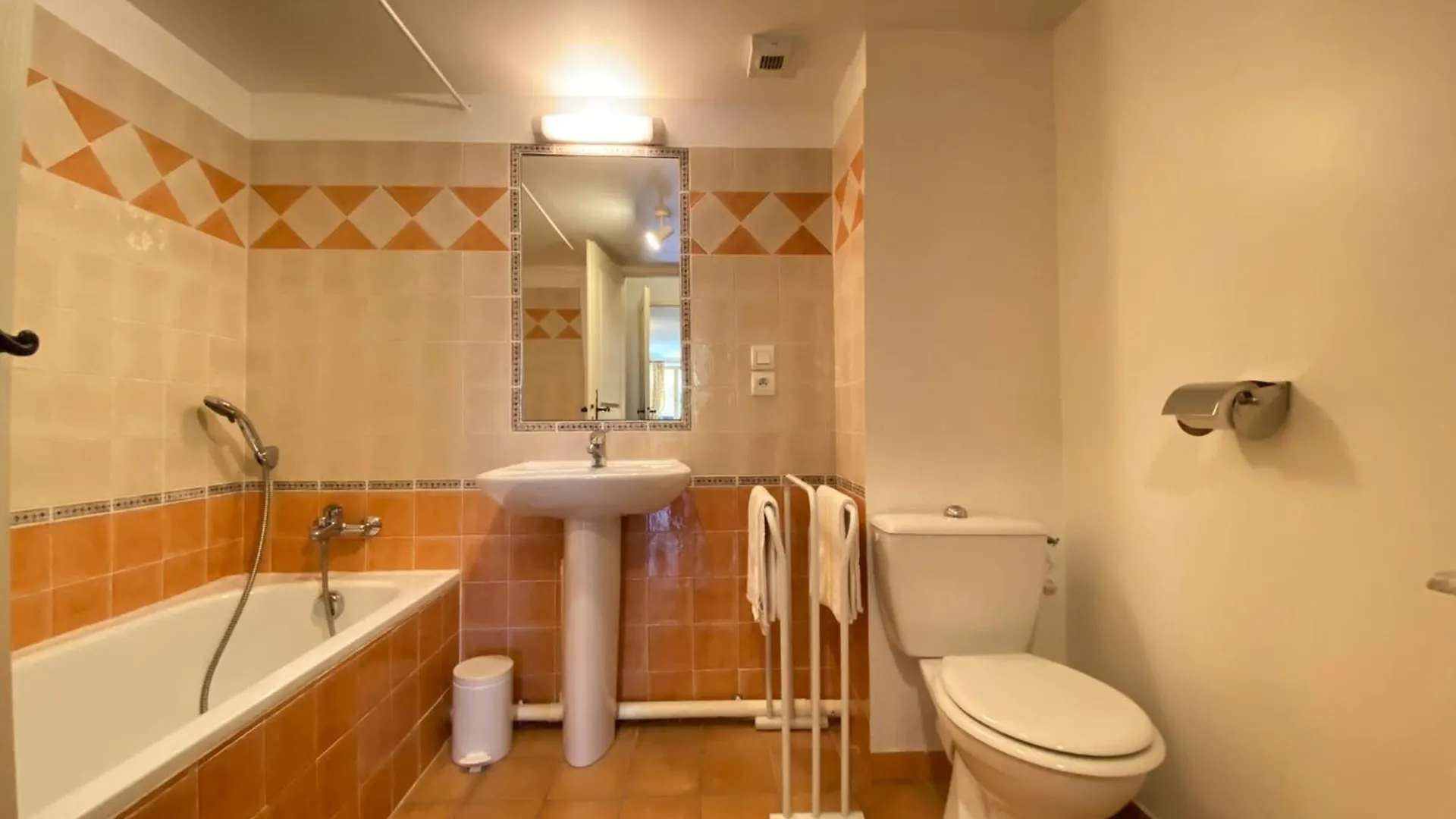Apartment 04B5 Beautiful Studio In A Mas Provencal - Pool Brunet France